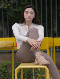 《欧美美女漏私人体图片》